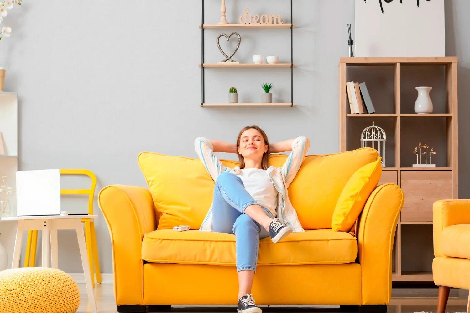 Рекомендації для вибору диванів і крісел, які підтримують правильну поставу